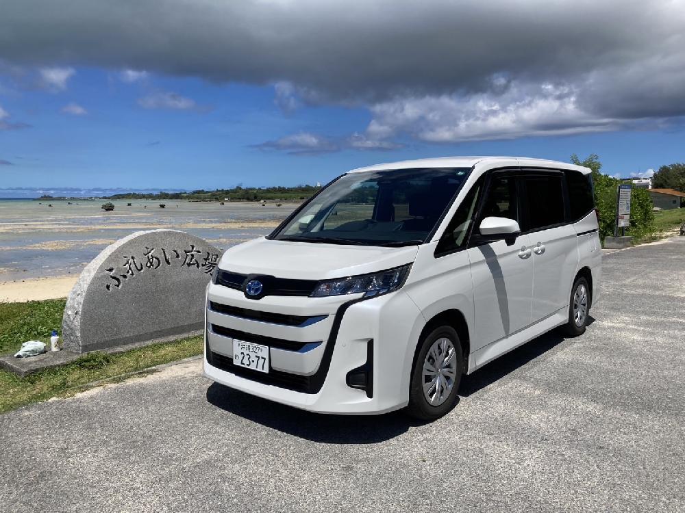 新型ミニバン（ハイブリッド車）